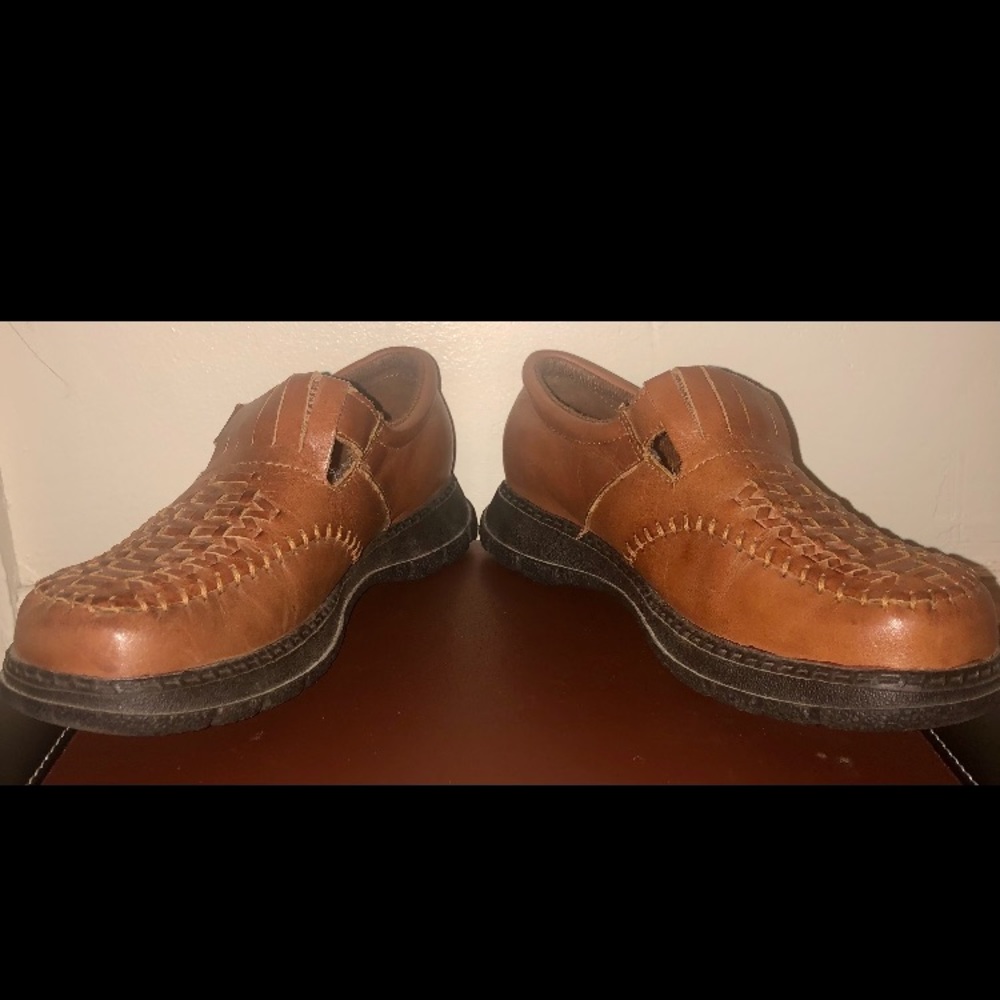 Dr. Scholl’s Woven Leather Velcro Strap Shoes